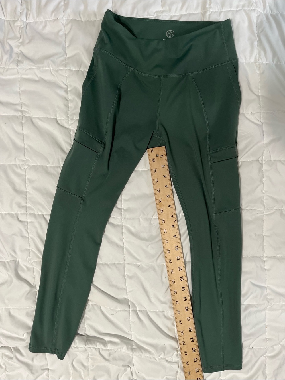 High-Rise Green women’s Active Leggings with Side Pockets size M